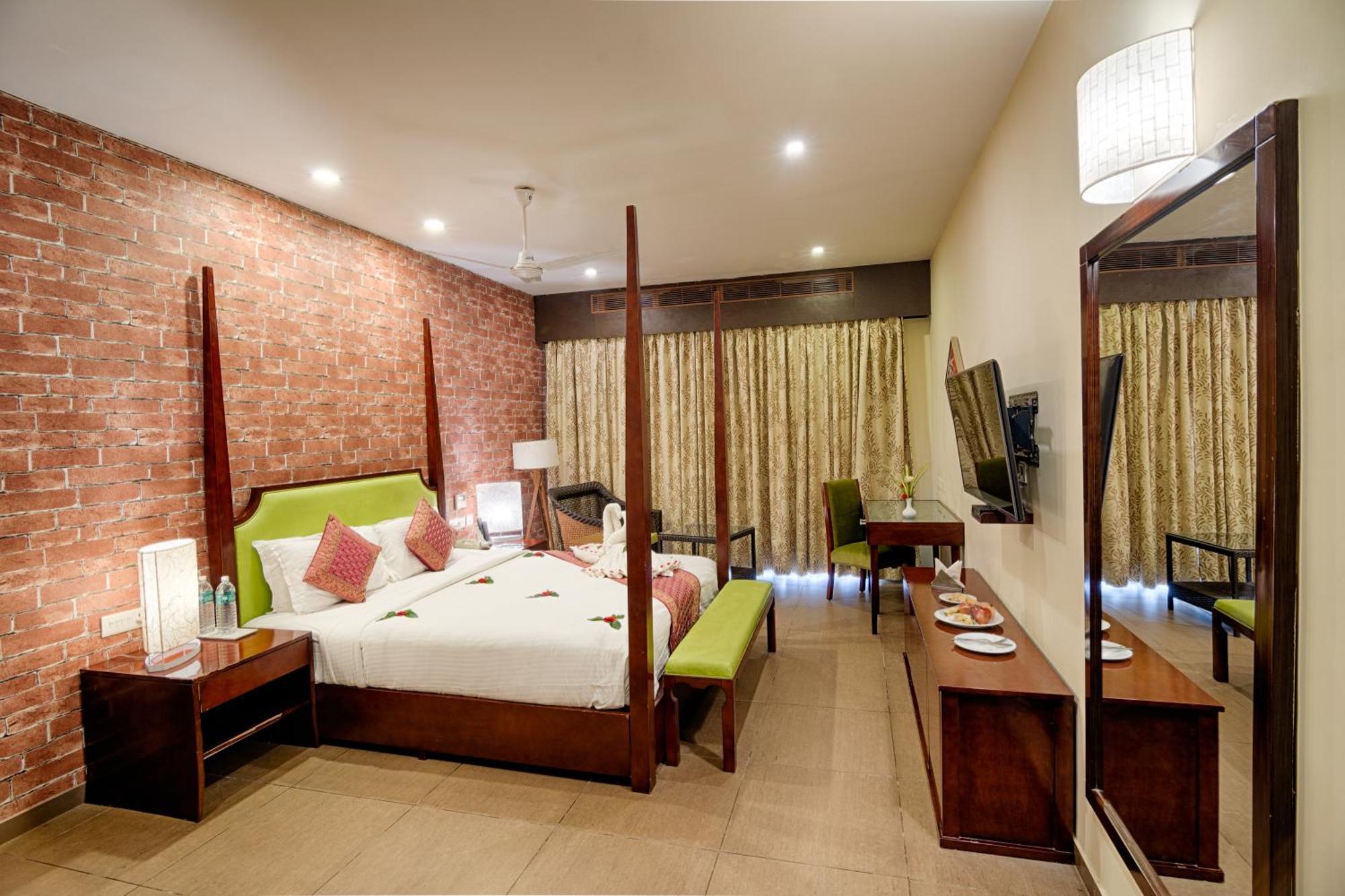 Grand Serenaa Hotel & Resorts, Ауровиль Экстерьер фото