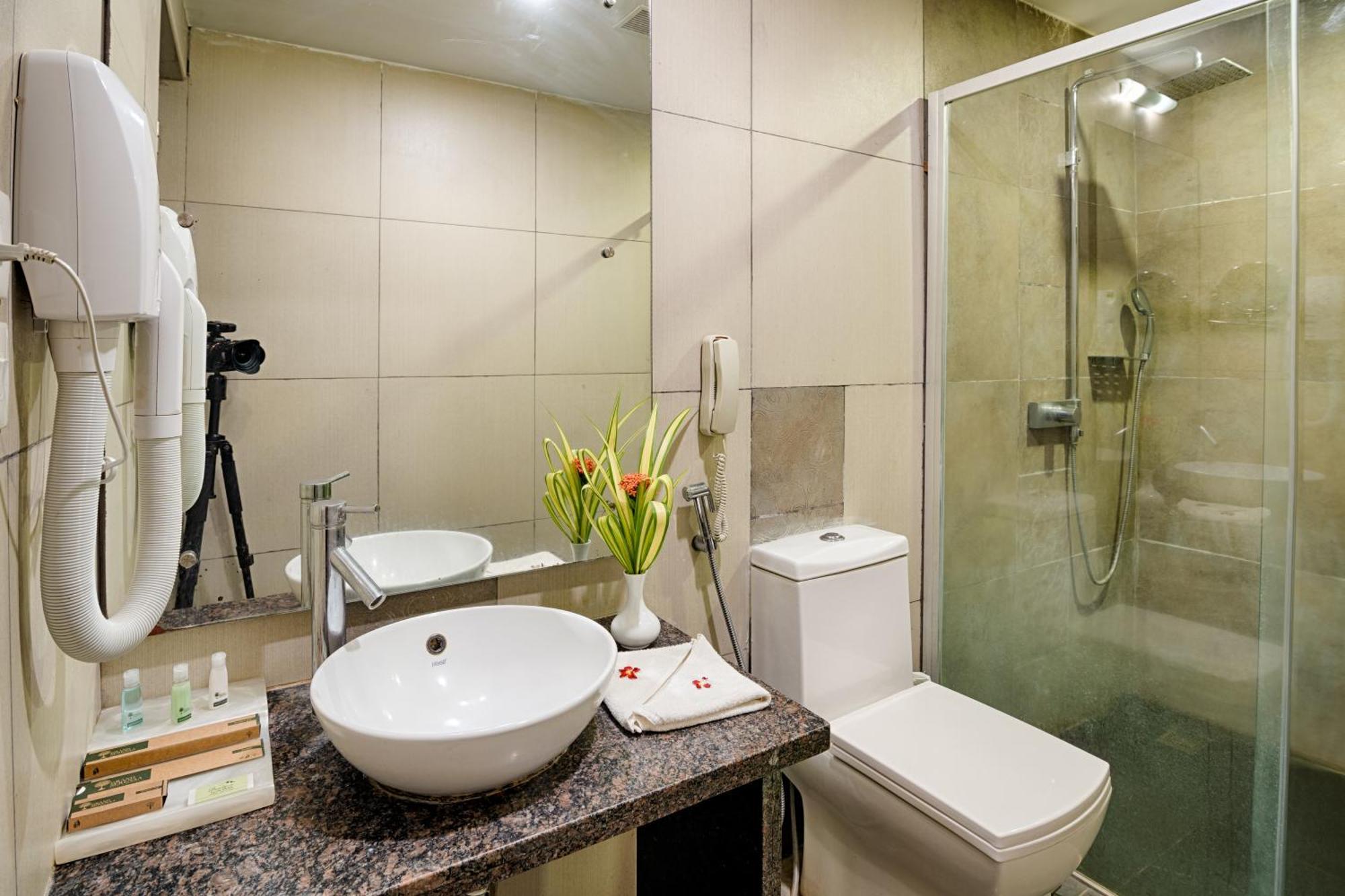 Grand Serenaa Hotel & Resorts, Ауровиль Экстерьер фото
