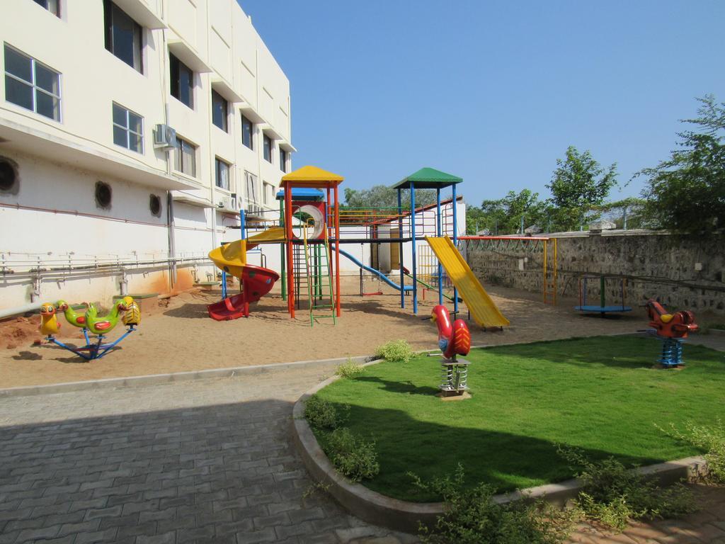 Grand Serenaa Hotel & Resorts, Ауровиль Экстерьер фото