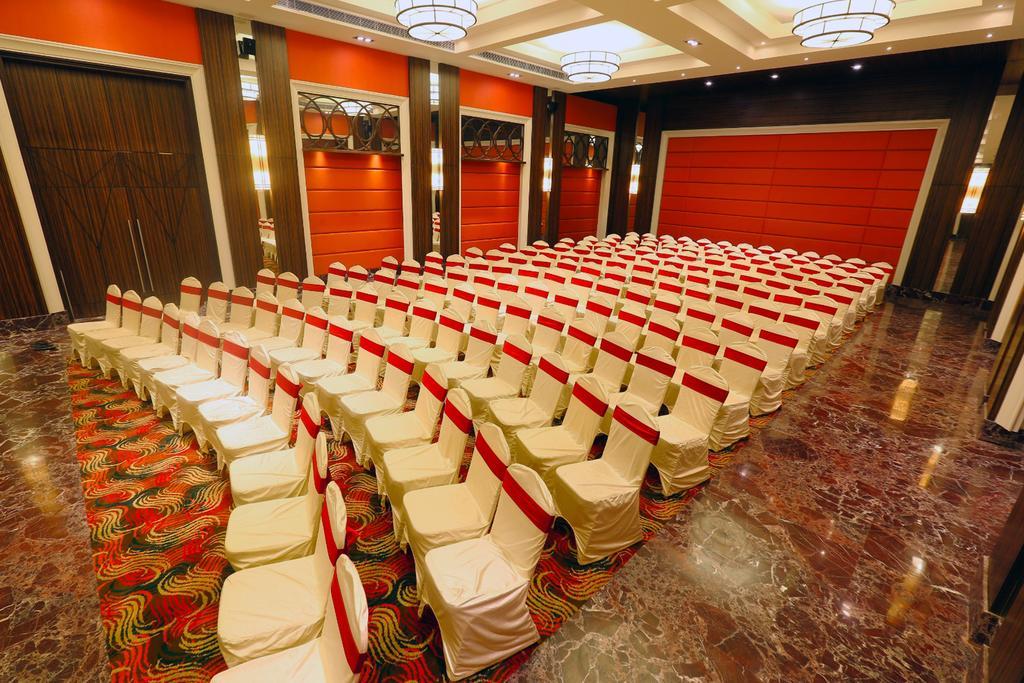 Grand Serenaa Hotel & Resorts, Ауровиль Экстерьер фото