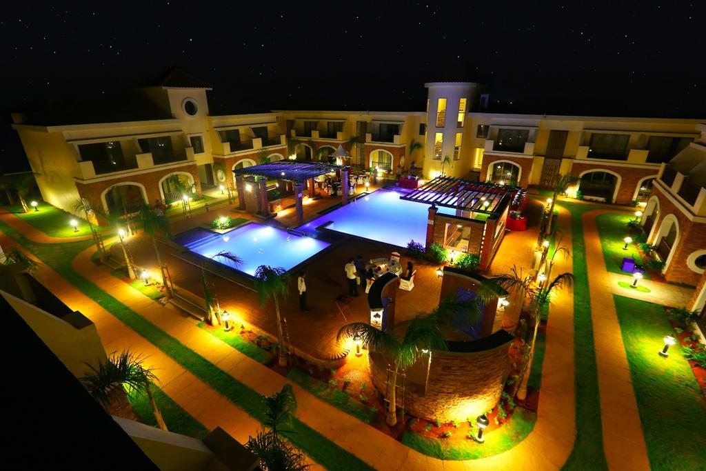 Grand Serenaa Hotel & Resorts, Ауровиль Экстерьер фото