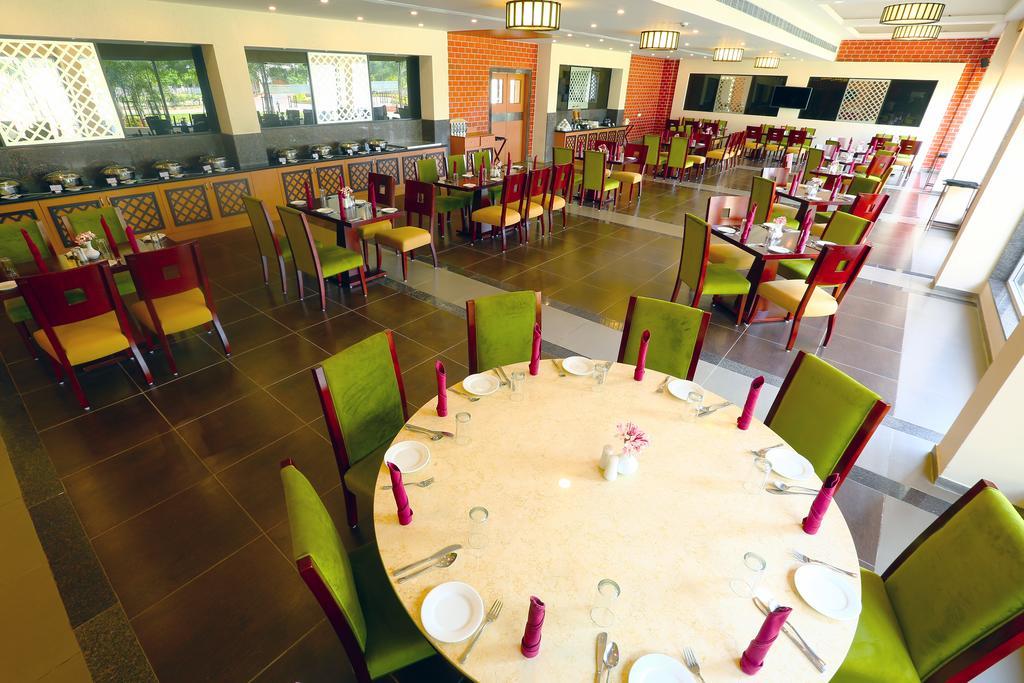 Grand Serenaa Hotel & Resorts, Ауровиль Экстерьер фото