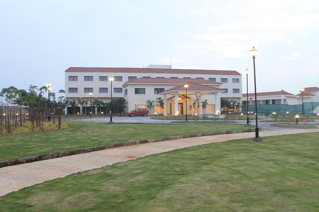 Grand Serenaa Hotel & Resorts, Ауровиль Экстерьер фото